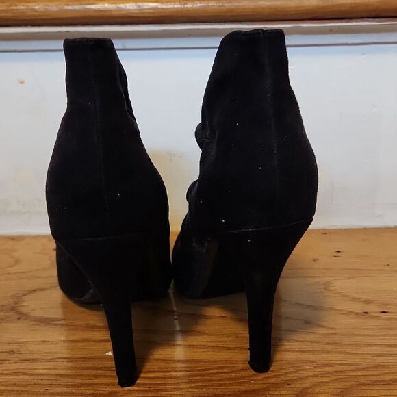 Size 7 black booties ruched scrunched heels side zipper suede spring brand preow - Picture 15 of 17